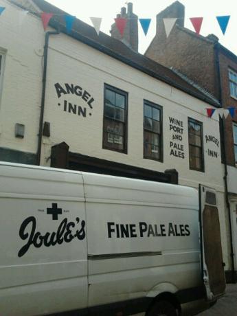 Joules delivery to the Angel Inn, Market St, Lichfield. Unintentionally echoing the Marstons/ Earl of Lichfield photo above!