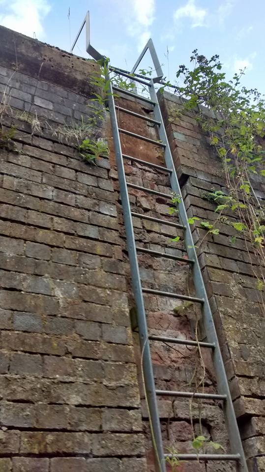 Lock ladder